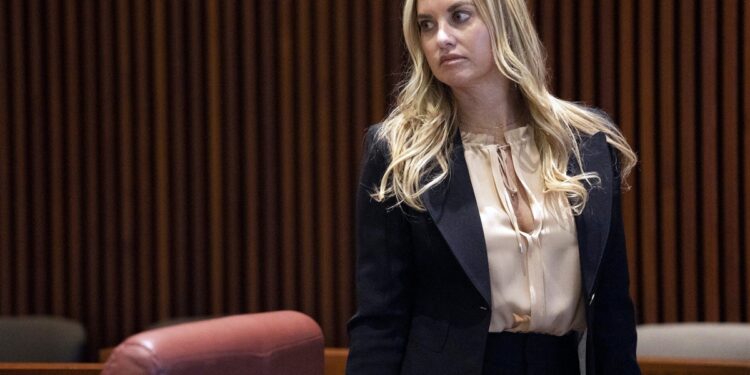 Ohio bans ‘Dr. Roxy’ from practicing plastic surgery after finding she livestreamed surgeries on TikTok