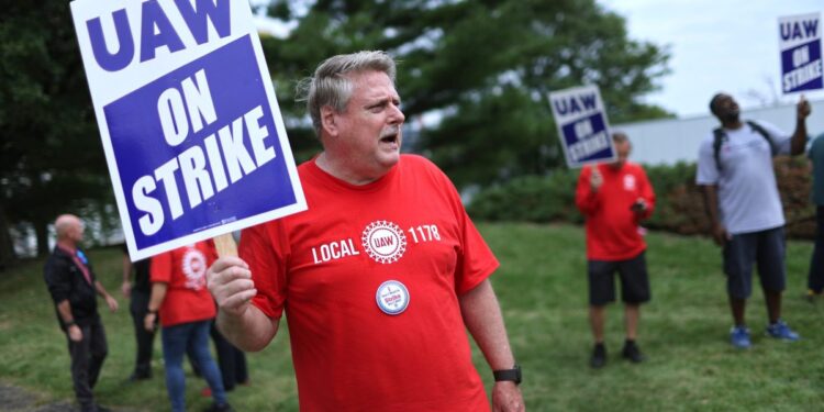6 critical things to know about the autoworkers strike that threatens to reshape the economy, politics, and labor’s future 6 critical things to know about the autoworkers strike that threatens to reshape the economy, politics, and labor’s future