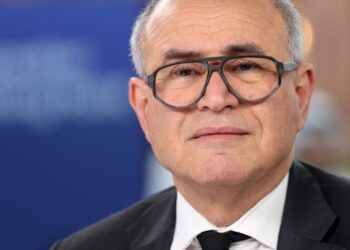 Wall Street’s Dr. Doom is sounding downright sunny as he predicts a ‘short and shallow’ recession or even no recession at all instead of the epic collapse he saw in 2022