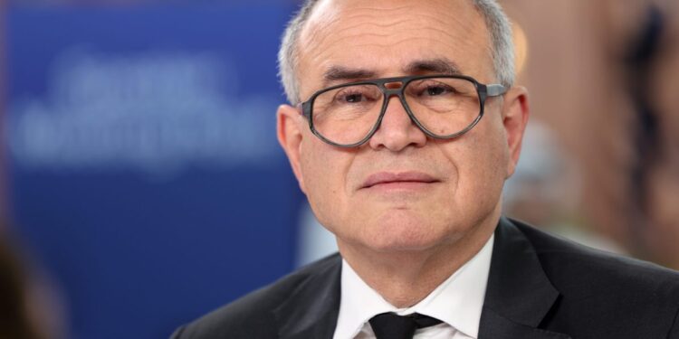 Wall Street’s Dr. Doom is sounding downright sunny as he predicts a ‘short and shallow’ recession or even no recession at all instead of the epic collapse he saw in 2022