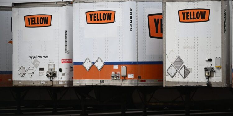 Yellow paid executives .6 million in bonuses for bankruptcy wind-down as 30,000 employees became jobless