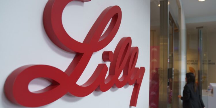Eli Lilly shares drop as drugmaker cuts revenue guidance on weight loss drug demand Eli Lilly shares drop as drugmaker cuts revenue guidance on weight loss drug demand