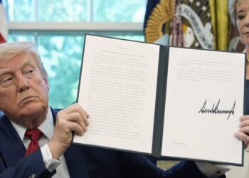 Trump signs orders against ‘wokeness’ in education
