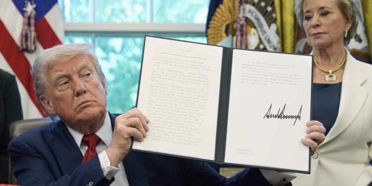 Trump signs orders against ‘wokeness’ in education