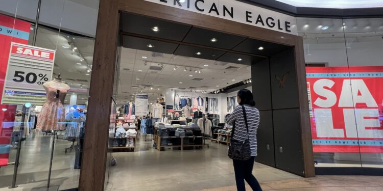 American Eagle shares plunge 17% after it withdraws guidance, writes off  million in inventory