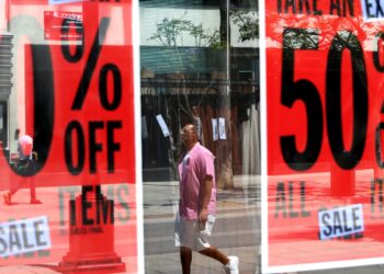 ‘Dumpster fire’: Retailers urge shoppers to buy now before tariffs raise prices