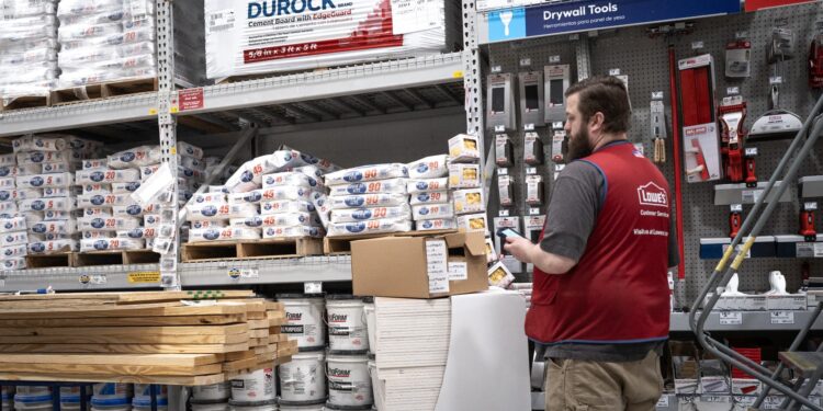 Lowe’s sticks by full-year forecast as sales from home professionals boost business Lowe’s sticks by full-year forecast as sales from home professionals boost business