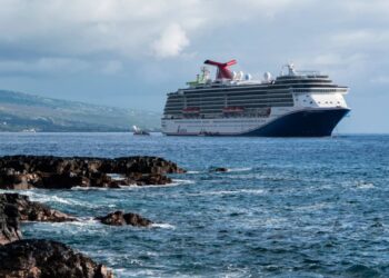 Carnival shares pop on earnings beat and raised full-year outlook