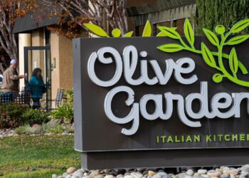 Darden Restaurants beats earnings estimates, as Olive Garden parent predicts growth in 2026 Darden Restaurants beats earnings estimates, as Olive Garden parent predicts growth in 2026