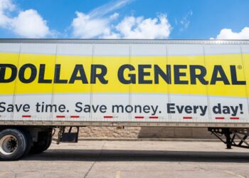 Dollar General is shaking off tariff fears and winning over higher-income consumers