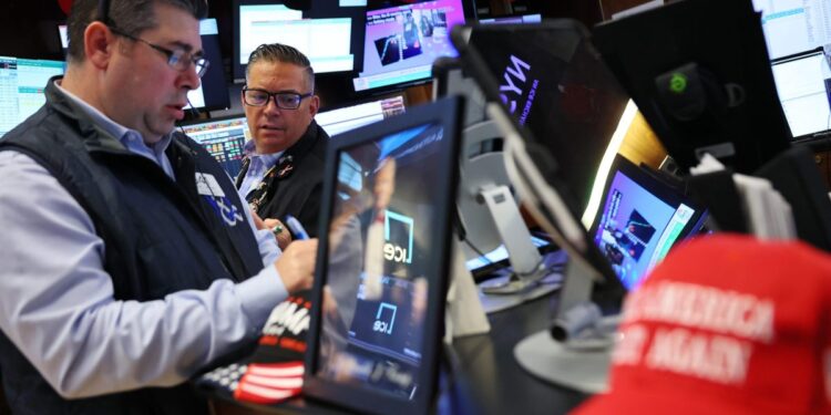 Dow futures dip as Wall Street weighs likelihood of Trump’s latest tariff threat, while U.S. eyes call to resolve China trade snag Dow futures dip as Wall Street weighs likelihood of Trump’s latest tariff threat, while U.S. eyes call to resolve China trade snag