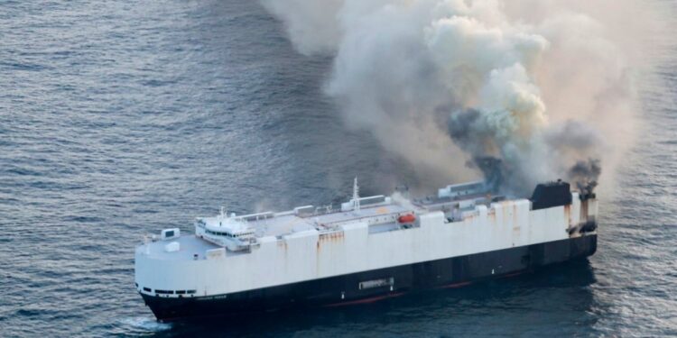 Ship in North Pacific carrying 3,000 cars catches fire Ship in North Pacific carrying 3,000 cars catches fire