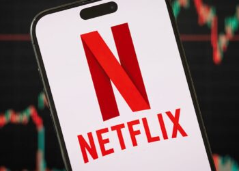 Netflix posts earnings beat as revenue grows 16% in second quarter
