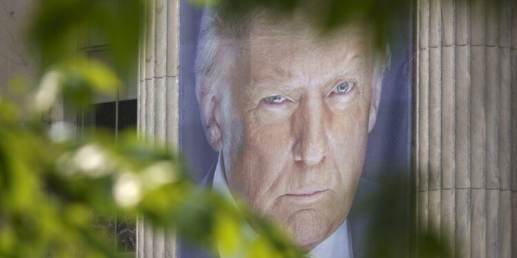 Trump doubles down on Aug. 1 tariff deadline as stocks continue to dip