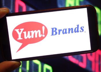 Yum Brands earnings miss estimates as Pizza Hut, KFC struggle in the U.S. Yum Brands earnings miss estimates as Pizza Hut, KFC struggle in the U.S.