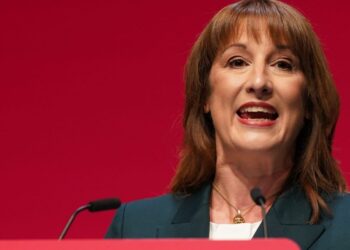 UK treasury chief says ‘harsh global headwinds’ from wars and tariffs are harming the country’s economic outlook | Fortune UK treasury chief says ‘harsh global headwinds’ from wars and tariffs are harming the country’s economic outlook | Fortune