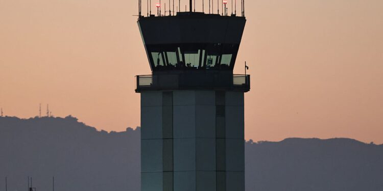 Air traffic control shortages add to U.S. flight delays, FAA says Air traffic control shortages add to U.S. flight delays, FAA says