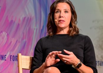 Best Buy’s CEO says growing spending power gap between affluent and poor ‘keeps me up at night’ | Fortune Best Buy’s CEO says growing spending power gap between affluent and poor ‘keeps me up at night’ | Fortune