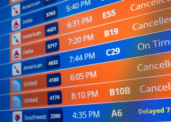 Flight disruptions from shutdown pile up as Trump threatens air traffic controllers