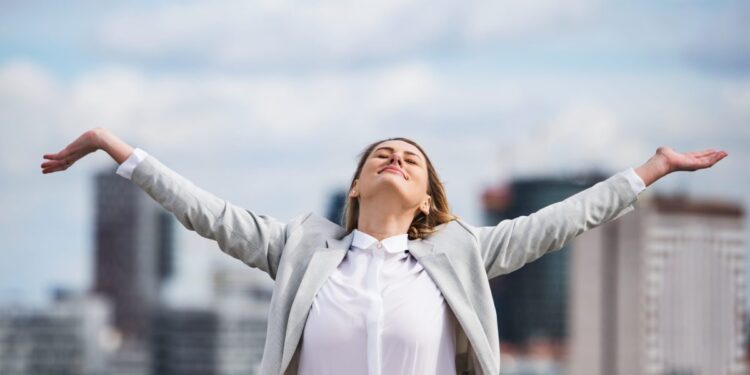 Half of workers are ‘revenge quitting’ and walking out on their jobs without notice—and the majority are loyal, longtime staff | Fortune