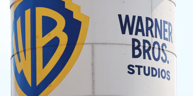 Paramount, Comcast, Netflix submit bids for Warner Bros. Discovery Paramount, Comcast, Netflix submit bids for Warner Bros. Discovery