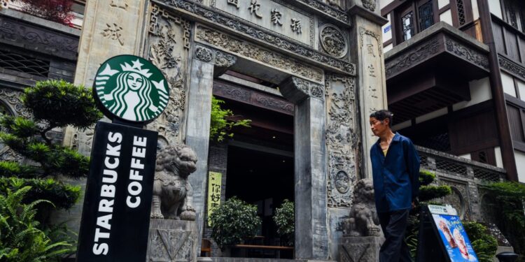 Starbucks sells 60% of China unit to Boyu at billion value | Fortune Starbucks sells 60% of China unit to Boyu at billion value | Fortune