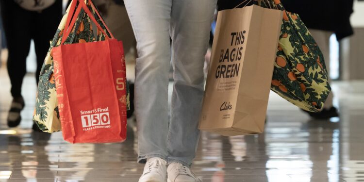 Holiday retail spending rose 4.2% this season, driven by e-commerce and electronics: Visa report