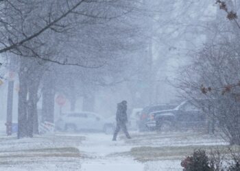 ‘I opened her door and the wind caught me, and I went flying’: The U.S. Arctic air surge is sweeping northerners off their feet | Fortune ‘I opened her door and the wind caught me, and I went flying’: The U.S. Arctic air surge is sweeping northerners off their feet | Fortune