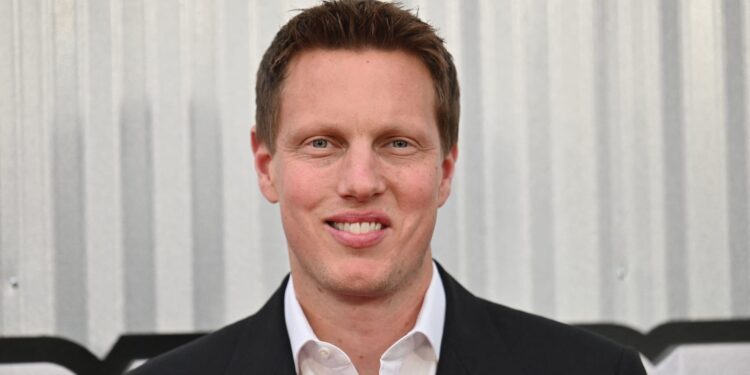 Paramount guarantees Larry Ellison backing in amended WBD bid