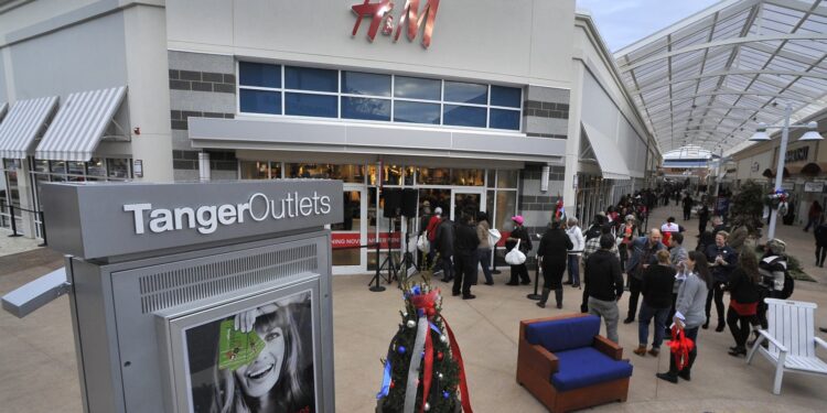 Tanger CEO says retailers are ‘discounting to meet the consumer’ this holiday season
