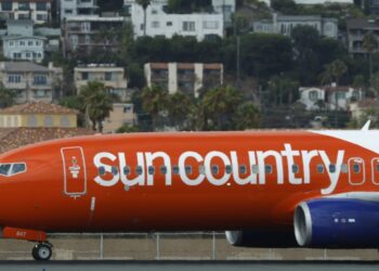 Allegiant to acquire Sun Country in deal valued at .5 billion | Fortune