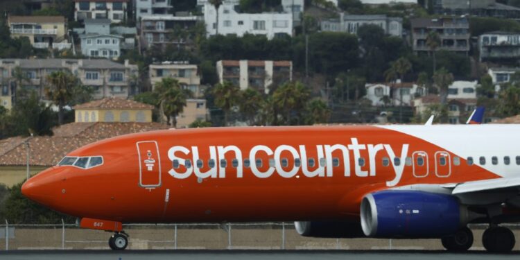 Allegiant to acquire Sun Country in deal valued at .5 billion | Fortune