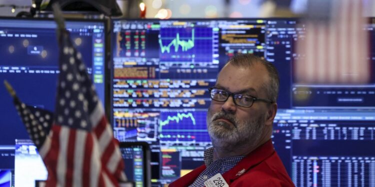 Crude oil prices rise after Maduro ouster as Wall Street braces for a big week that will put the U.S. economy back on Trump’s radar | Fortune