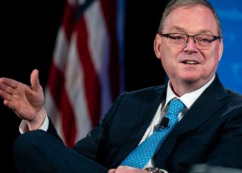 Hassett pivots to possible ‘Trump cards’ amid credit card interest rate battle with banks