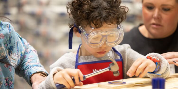 Lowe’s bets on kids, creators and Gen Z as Americans delay homebuying Lowe’s bets on kids, creators and Gen Z as Americans delay homebuying