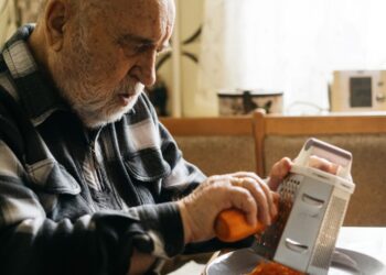 More Americans will die than be born in 2030, CBO predicts—leaving immigrants as the only source of population growth | Fortune