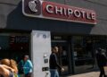 Chipotle stock sinks as restaurant chain reports falling traffic, weak guidance