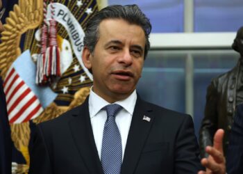 FDA chief warns U.S. is losing ground to China in early drug development, calls for faster trial approvals