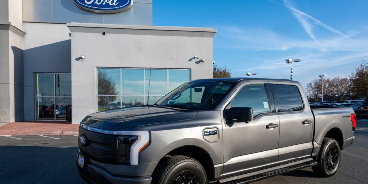 Ford to record 0 million pretax pension charge in fourth quarter