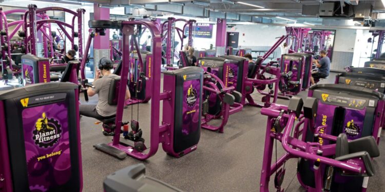 How the ‘K-shaped’ economy is showing up at two big U.S. gyms