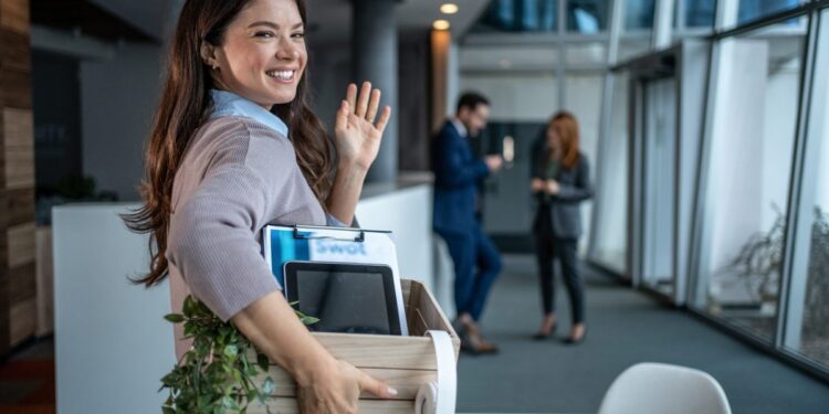 Job hopping isn’t really worth it anymore, finds new data from ADP—unless you’re a miner or builder | Fortune