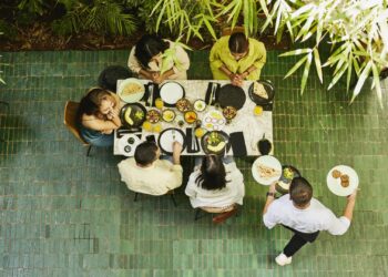 Restaurant reservation wars heat up as DoorDash enters the arena with Resy, OpenTable