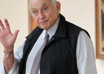 Retail billionaire Les Wexner says he was ‘duped’ by adviser Jeffrey Epstein: ‘I was naive, foolish, and gullible’ | Fortune