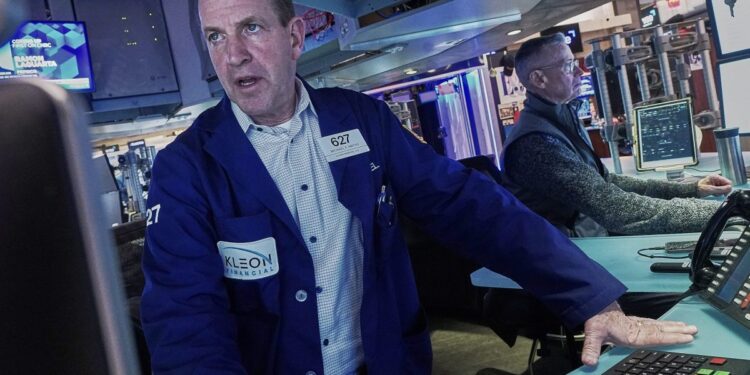 S&P rings up 5th loss in 6 days as tech stocks drag index down, led by AMD’s 17.3% drop | Fortune