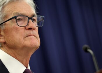 Something weird is going on with gold and interest rates, and a top Wall Street analyst sees inflation risks rewriting market logic | Fortune