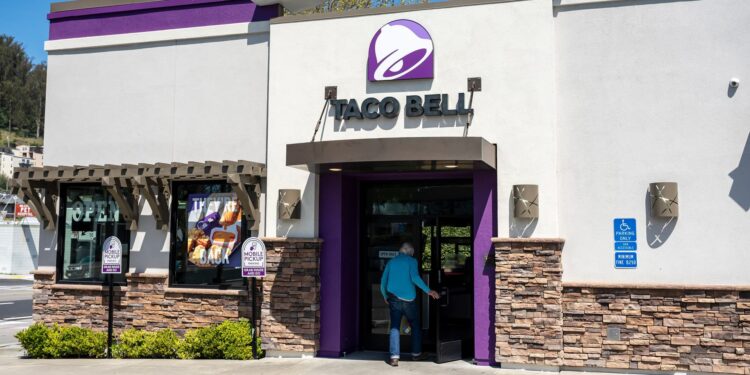 Yum Brands posts mixed quarter, Taco Bell shines