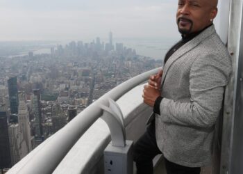 From thyroid cancer to 40‑hour fasts: Inside Daymond John’s obsession with biohacking and living longer | Fortune
