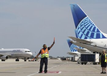 United ditches more economy seats to make room for bigger premium cabins with new layouts