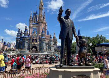 Disney plans layoffs of as many as 1,000 employees Disney plans layoffs of as many as 1,000 employees