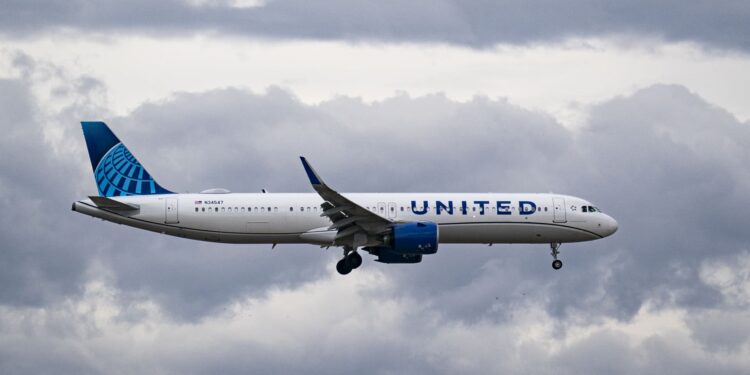 United Airlines slashes 2026 forecast as fuel costs surge